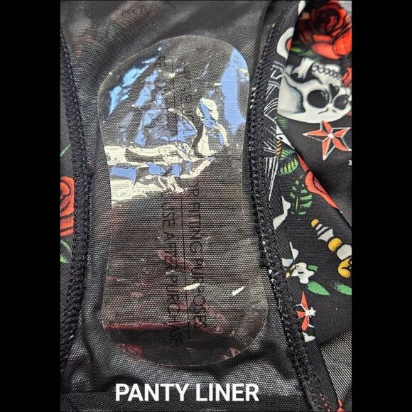 TORRIDβRETRO CHIC Wireless Puff Sleeve Skull, Red Rose, Print Swim Dress 1X - Picture 15 of 16